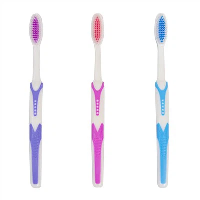 Minkšti nailoniniai šereliai ir kelių spalvų dantų šepetėlis suaugusiems